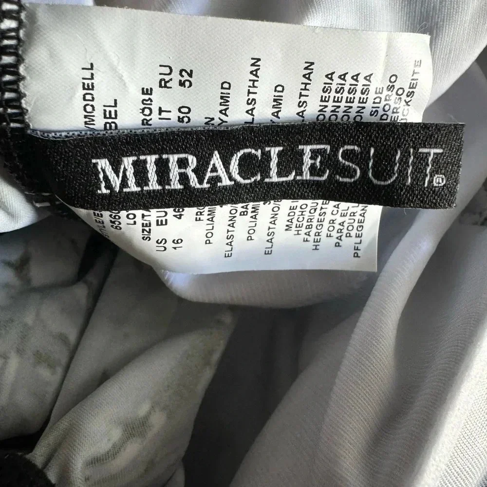 Miraclesuit look 10